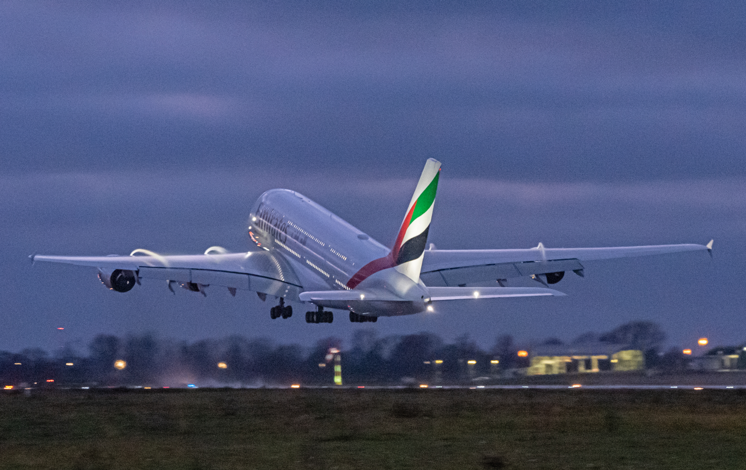 Emirates-Airbus-A380-800-(1).webp