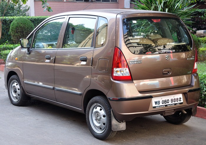 1599px-Maruti_Suzuki_-_ZEN_ESTILO_LXi_(rear).JPG