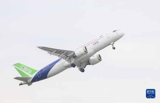 這是2022年7月18日在陜西省蒲城縣拍攝的C919大飛機的試飛機。新華社記者 丁汀 攝