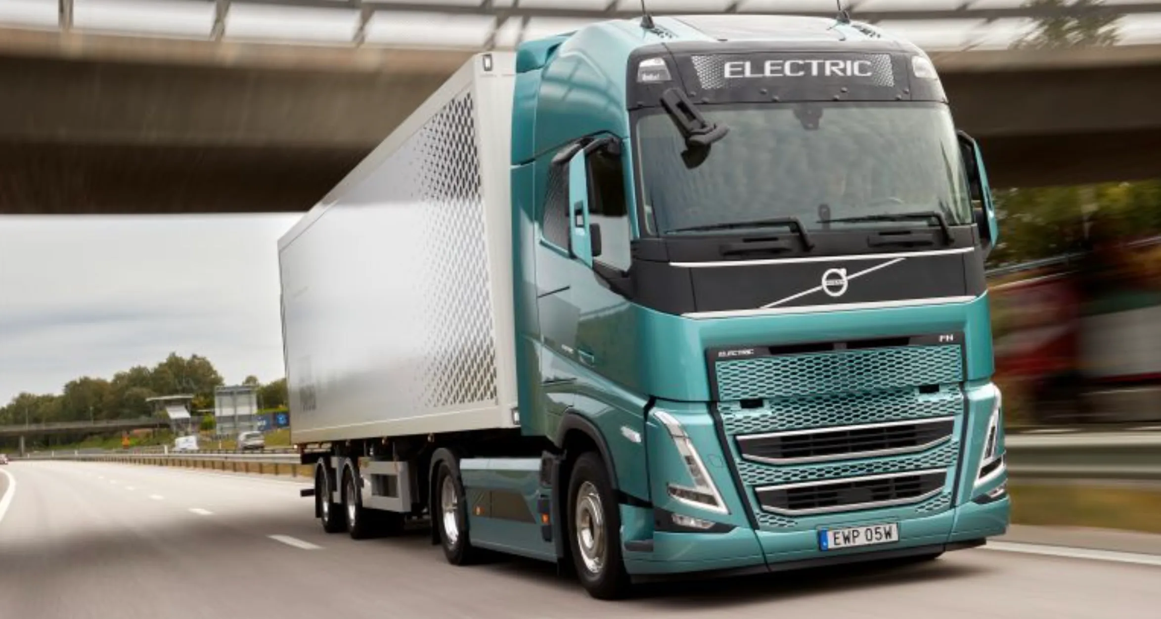 Amazon-Volvo-FH-Electric-Truck.webp