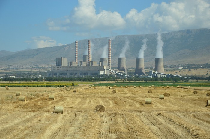 Power_plant_of_Ptolemaida,_Greece_(in_summer).jpg