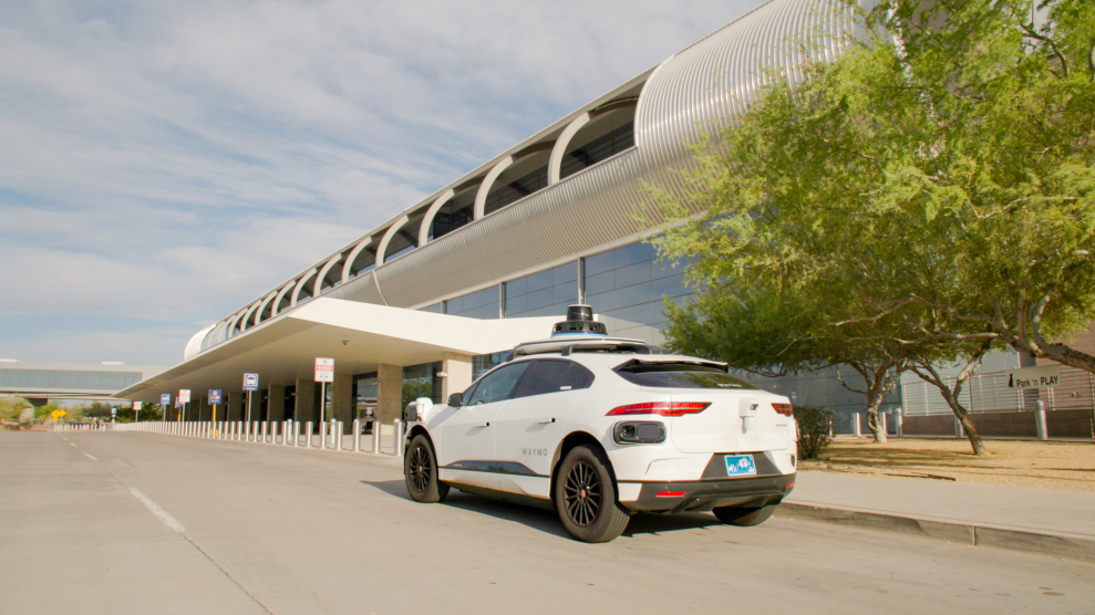 Waymo-Sky-Harbor.webp