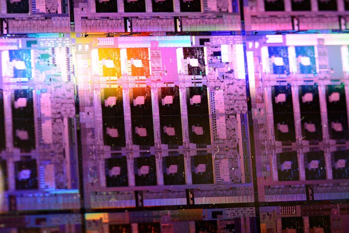 Intel-Sapphire-Rapids-SP-Xeon-CPU-Die-Shot.jpg