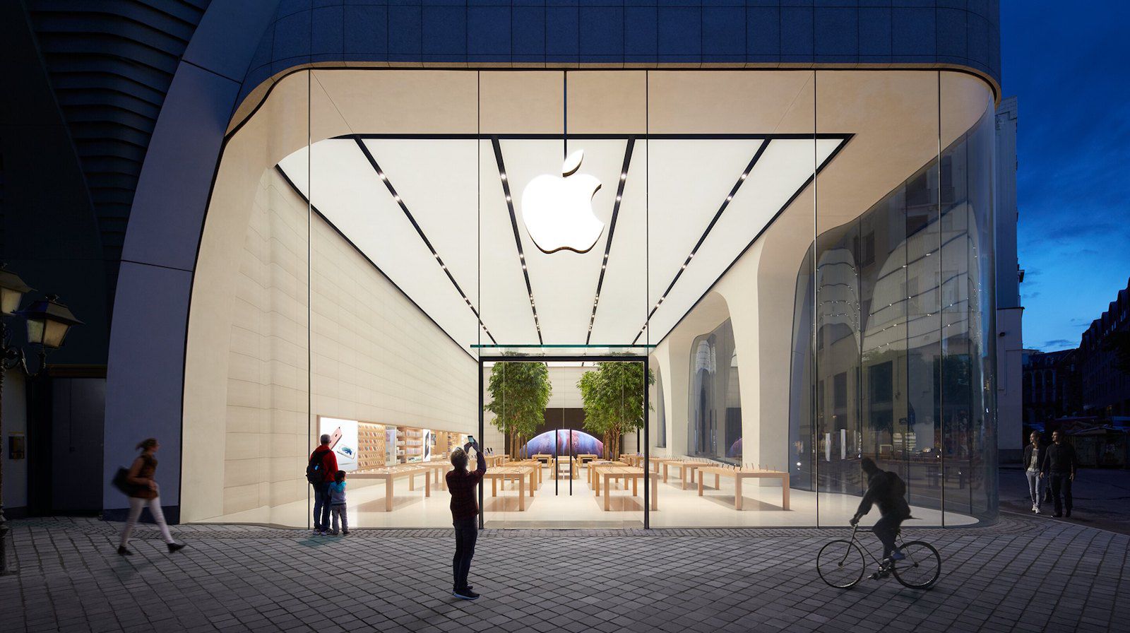 apple-store-brussels-belgium.jpeg