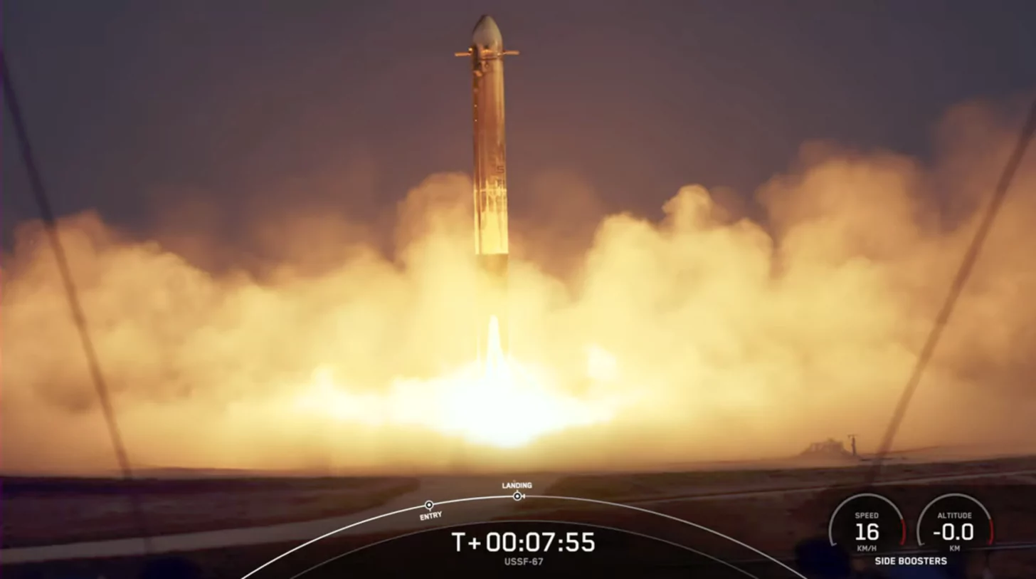 SpaceX-Falcon-Heavy-landing-1456x813.png.webp