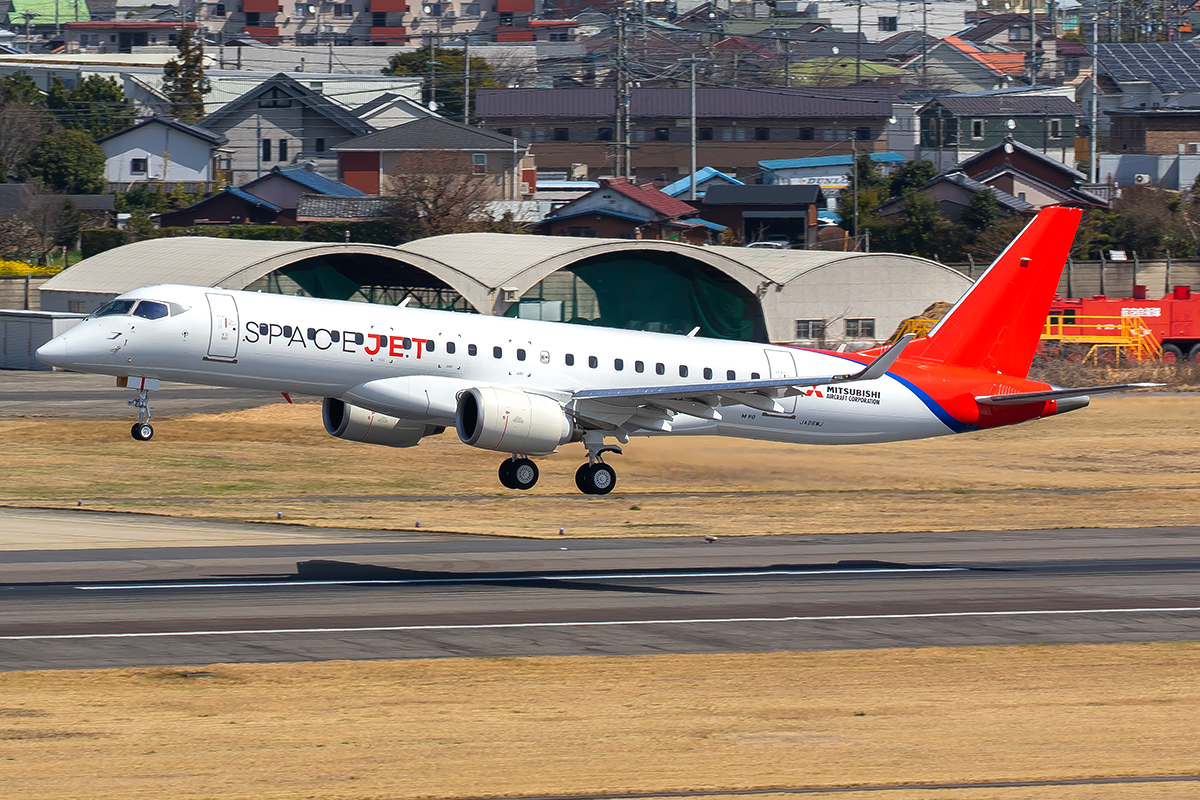 M90_JA26MJ_landing_at_NKM_RWY34.jpg