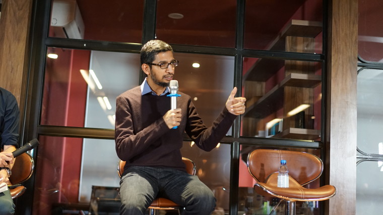 1537840827_vietnamese_it_community_meets_google_ceo_sundar_pichai_at_hanoi112_story.jpg