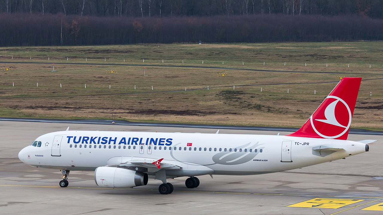 Turkish_Airlines,_Airbus_A320,_TC-JPR,_Airport_Cologne_Bonn-7193.jpg