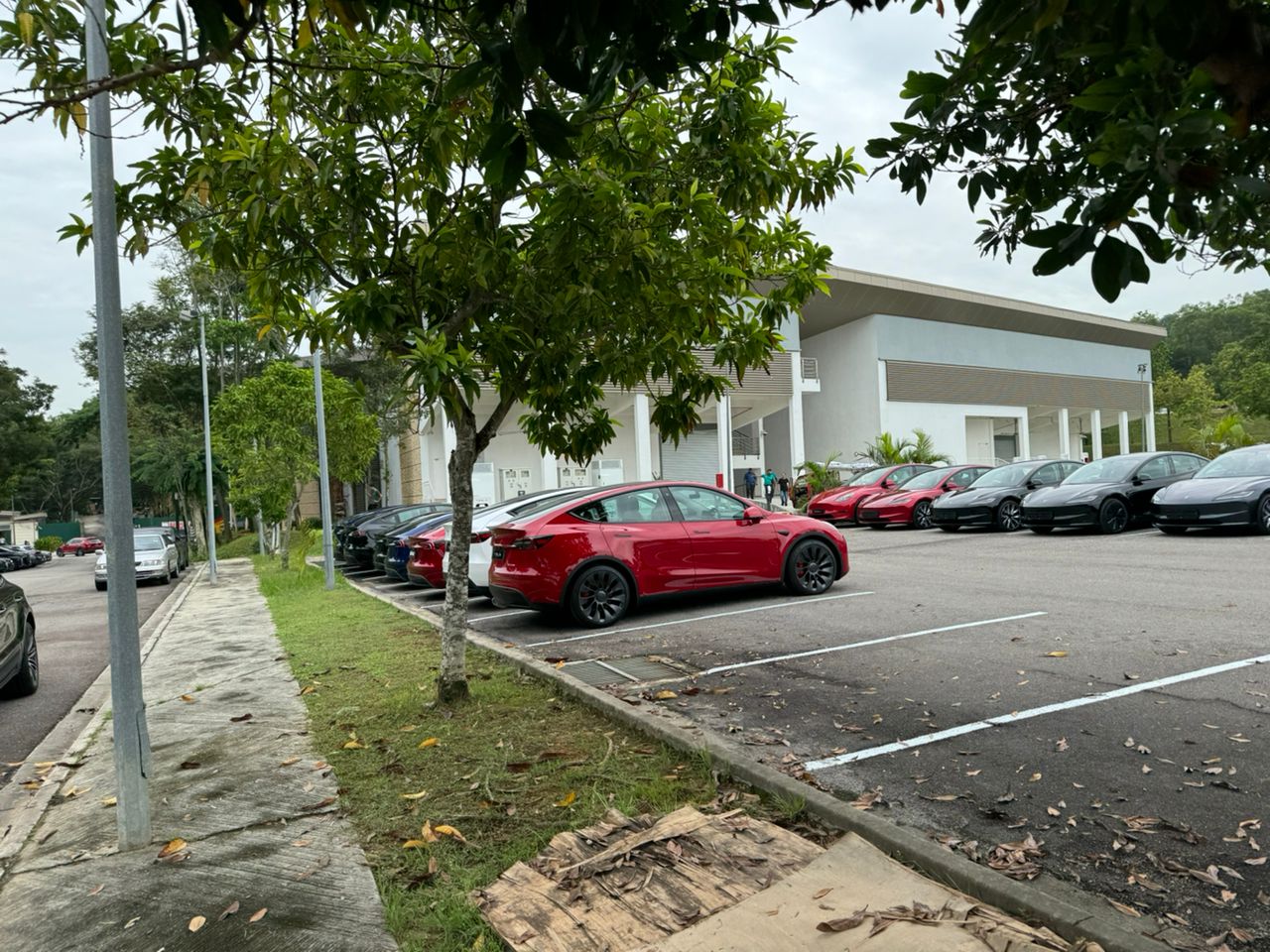 tesla-model-3-refresh-highland-malaysia-cyberjaya-delivery-center-2.jpg