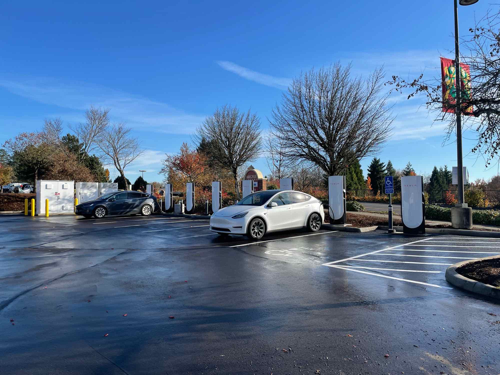 v4-tesla-supercharger-wilsonville-oregon.jpg