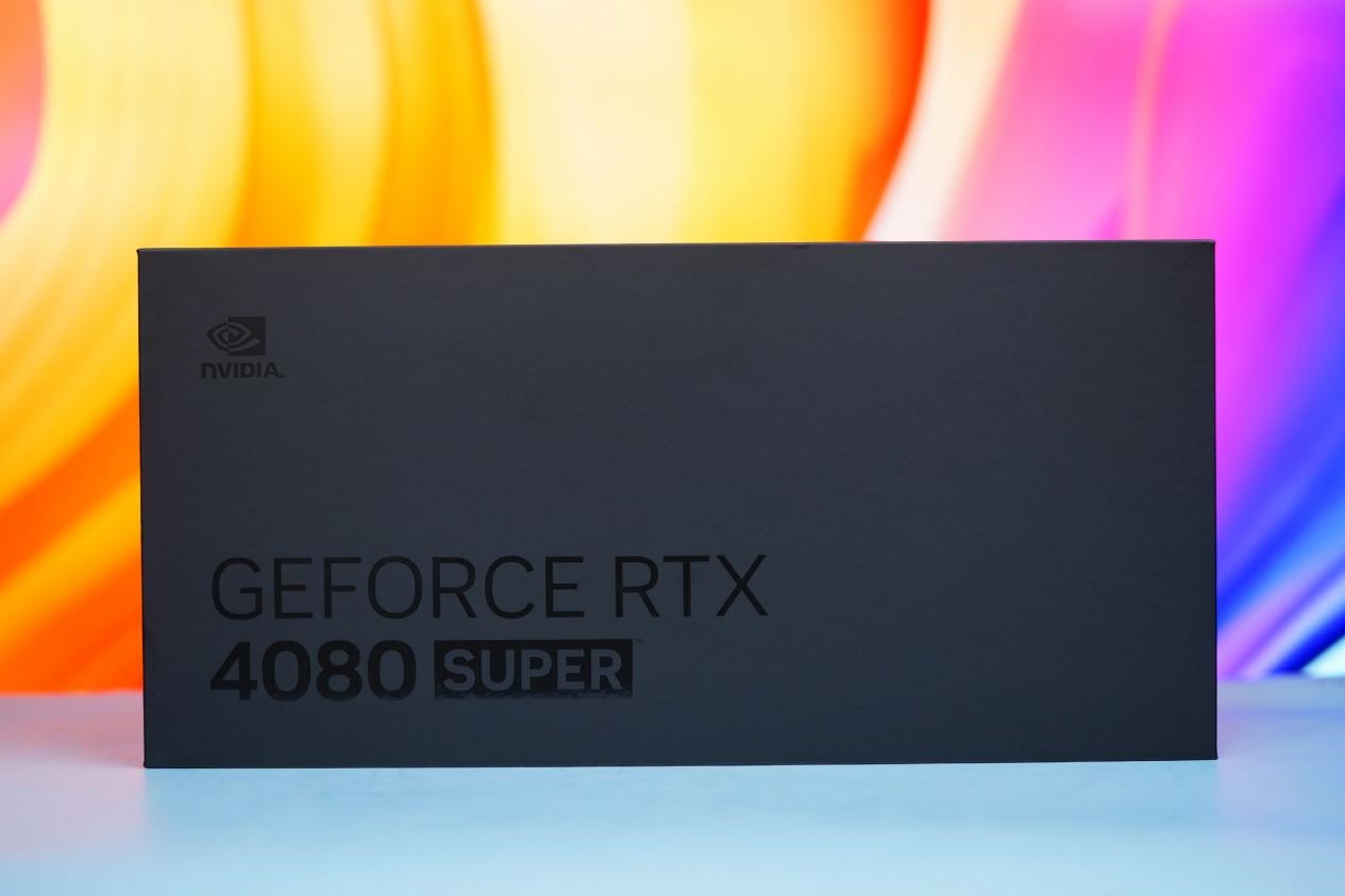 全黑化！NVIDIA RTX 4080 SUPER公版顯卡圖賞