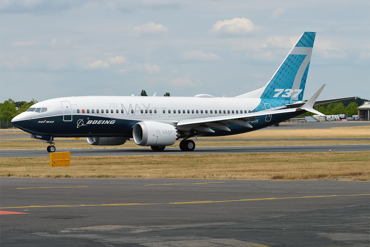 Boeing_Company,_N720IS,_Boeing_737-7_MAX_(30416417438).jpg