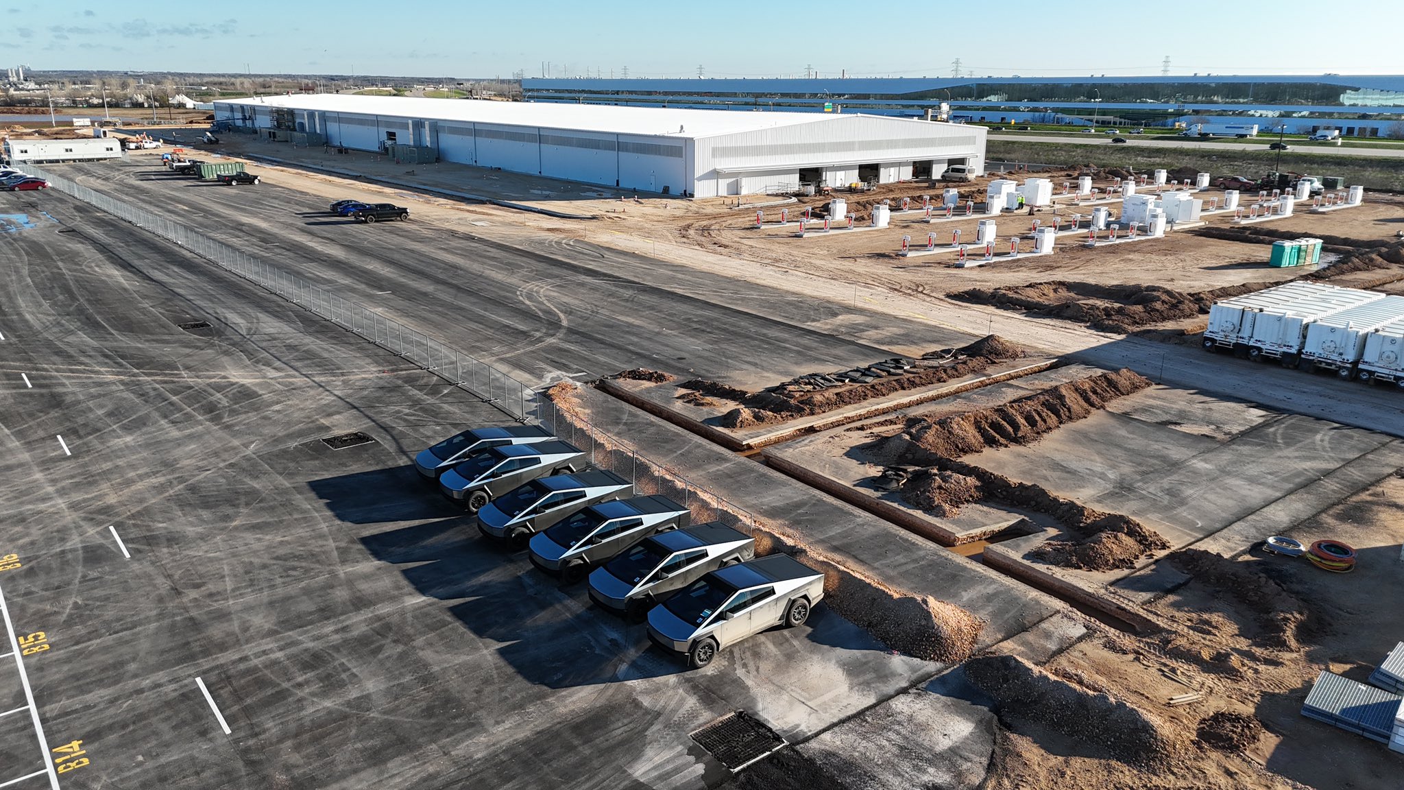 tesla-new-giga-texas-outbound-lot-2.jpg