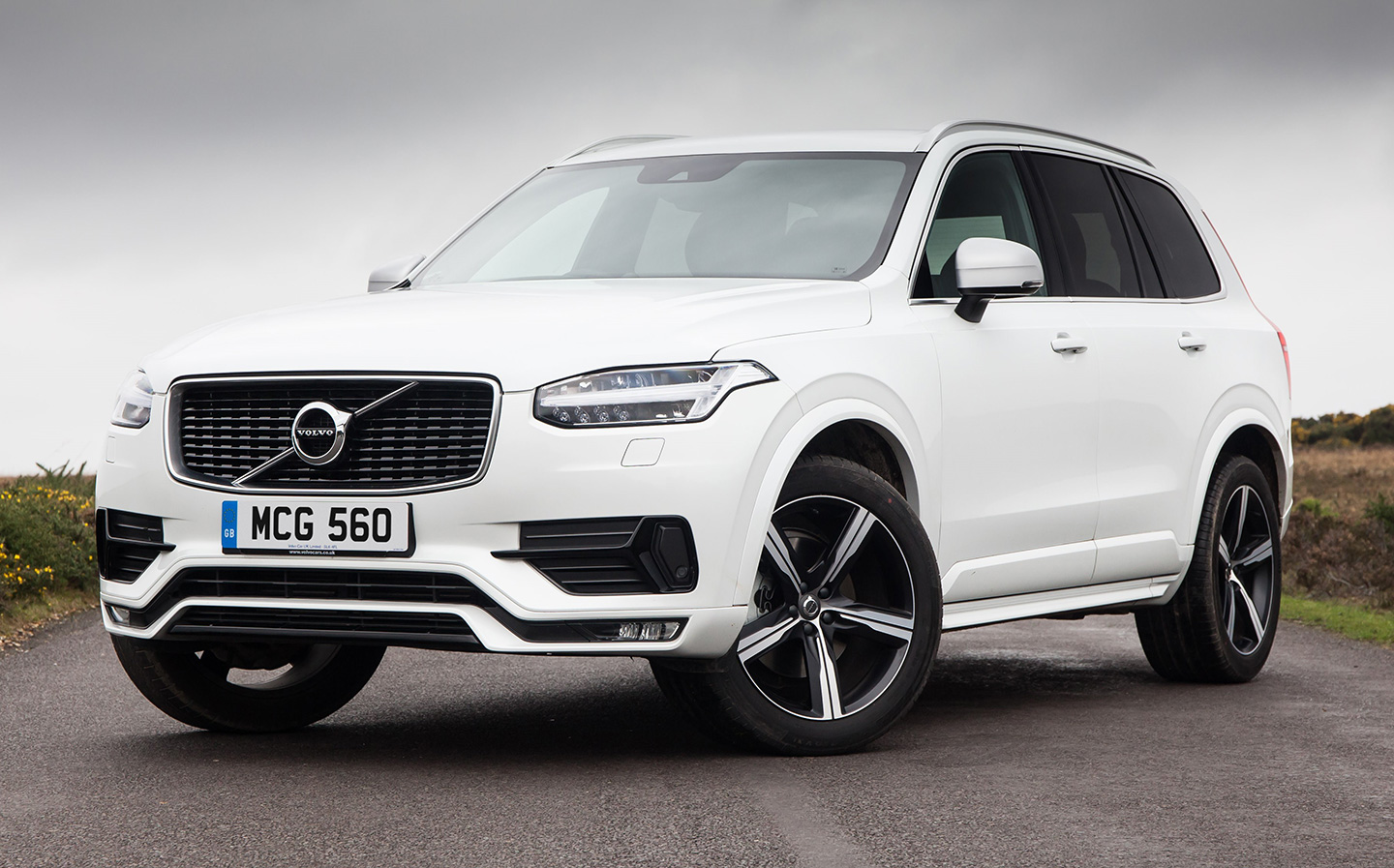 Volvo-XC90-01.jpg