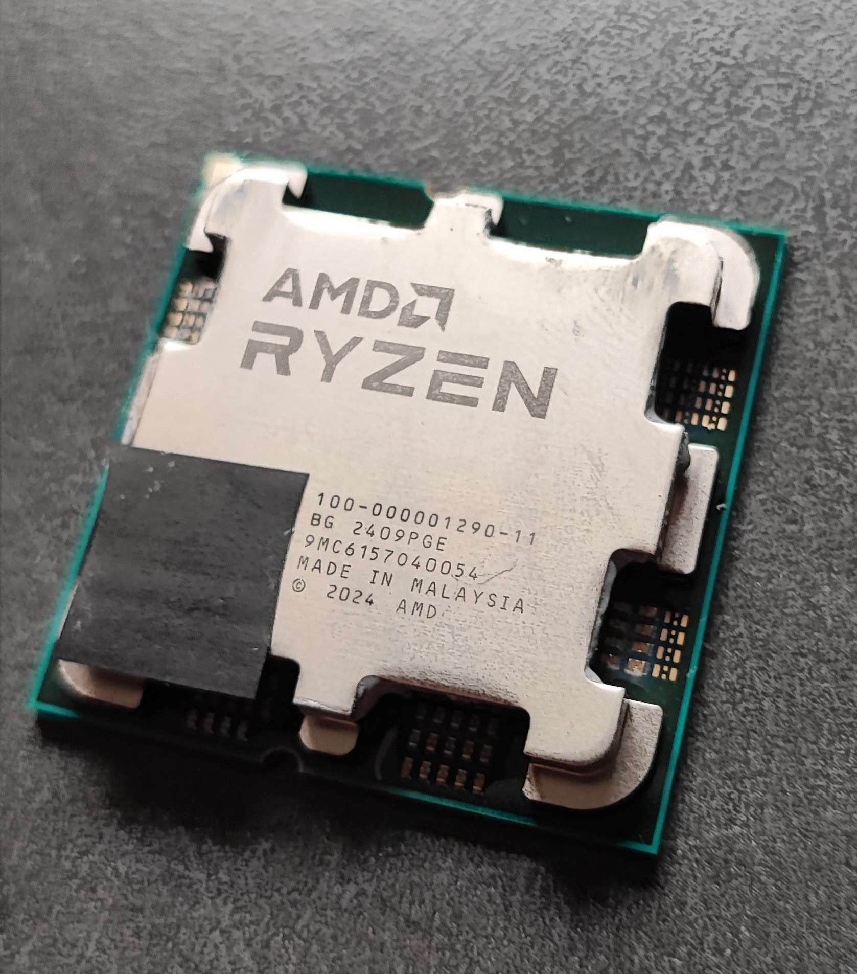 AMD-Ryzen-Granite-Ridge-Zen-5-Desktop-CPU-Picture-Leak-1.jpeg