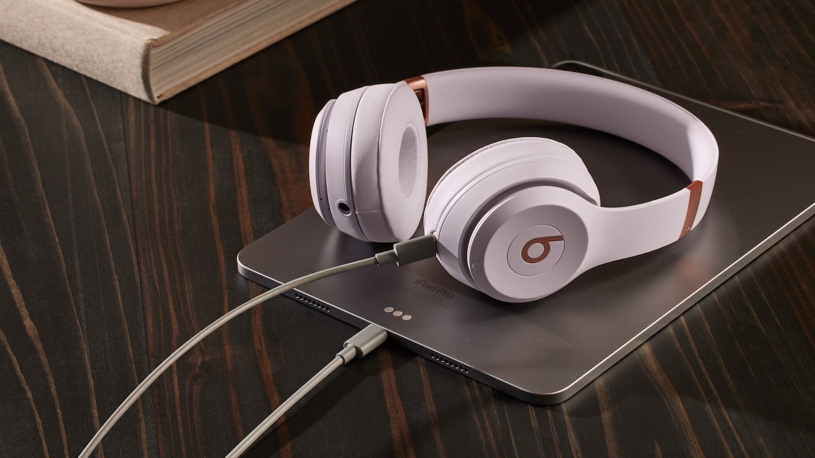 beats-solo-4-pink-ipad.jpg