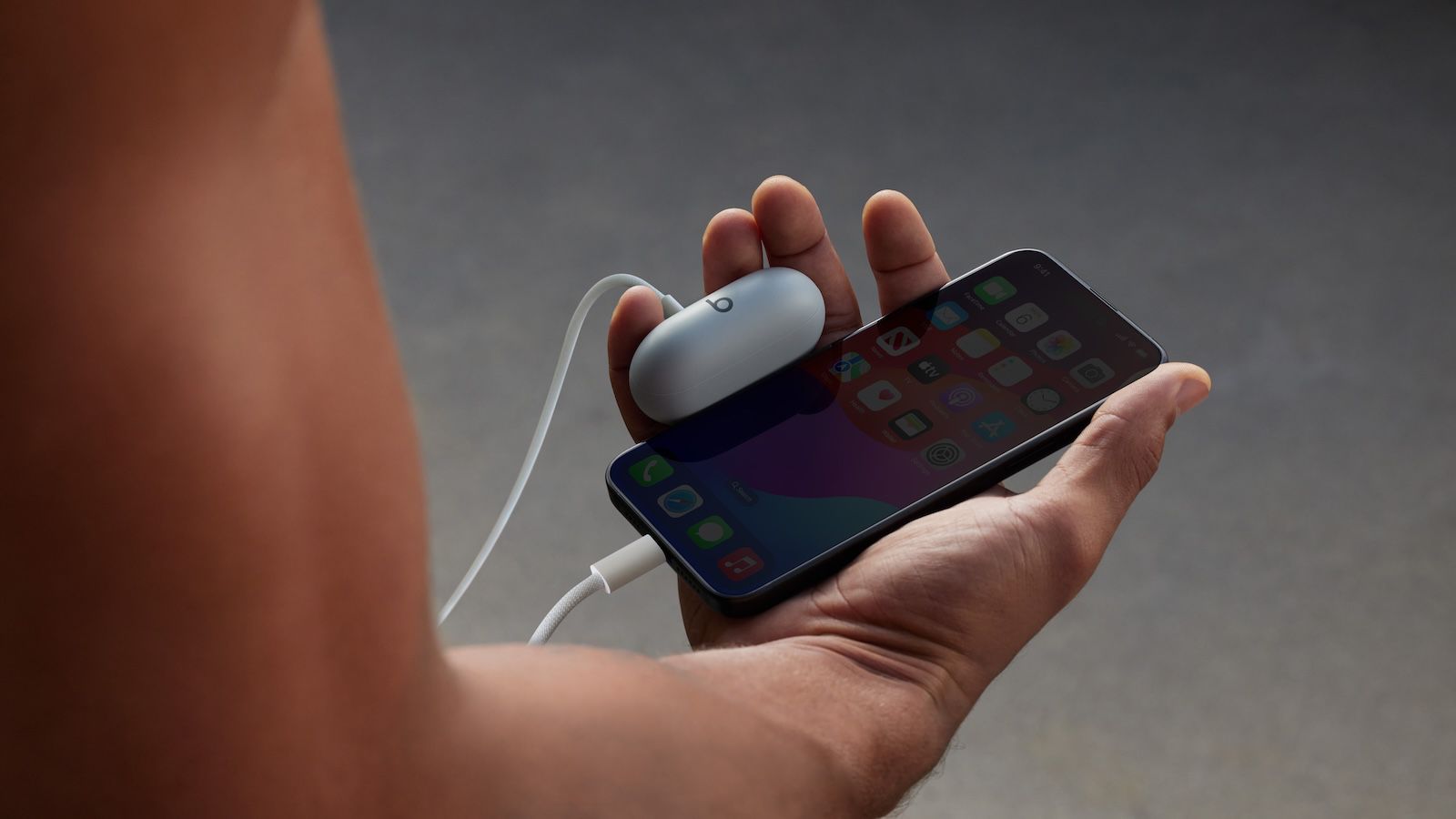 beats-solo-buds-gray-charging.jpg