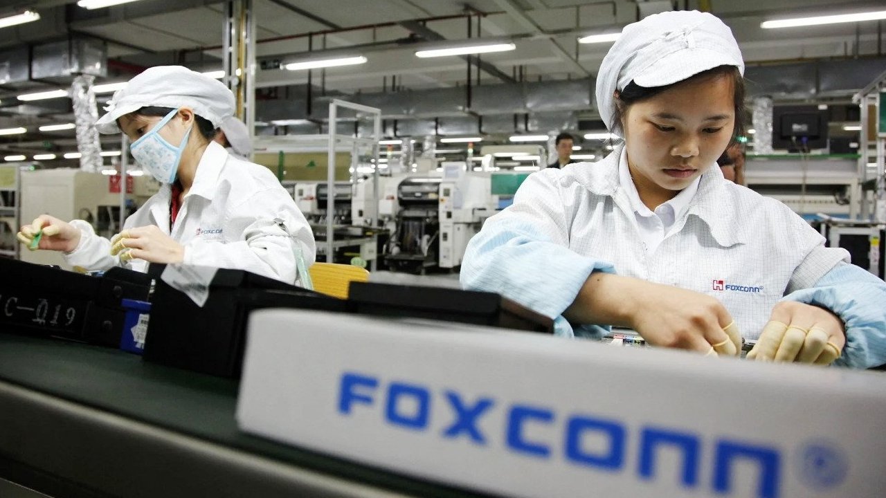 55295-112326-000-lead-Foxconn-xl.jpg